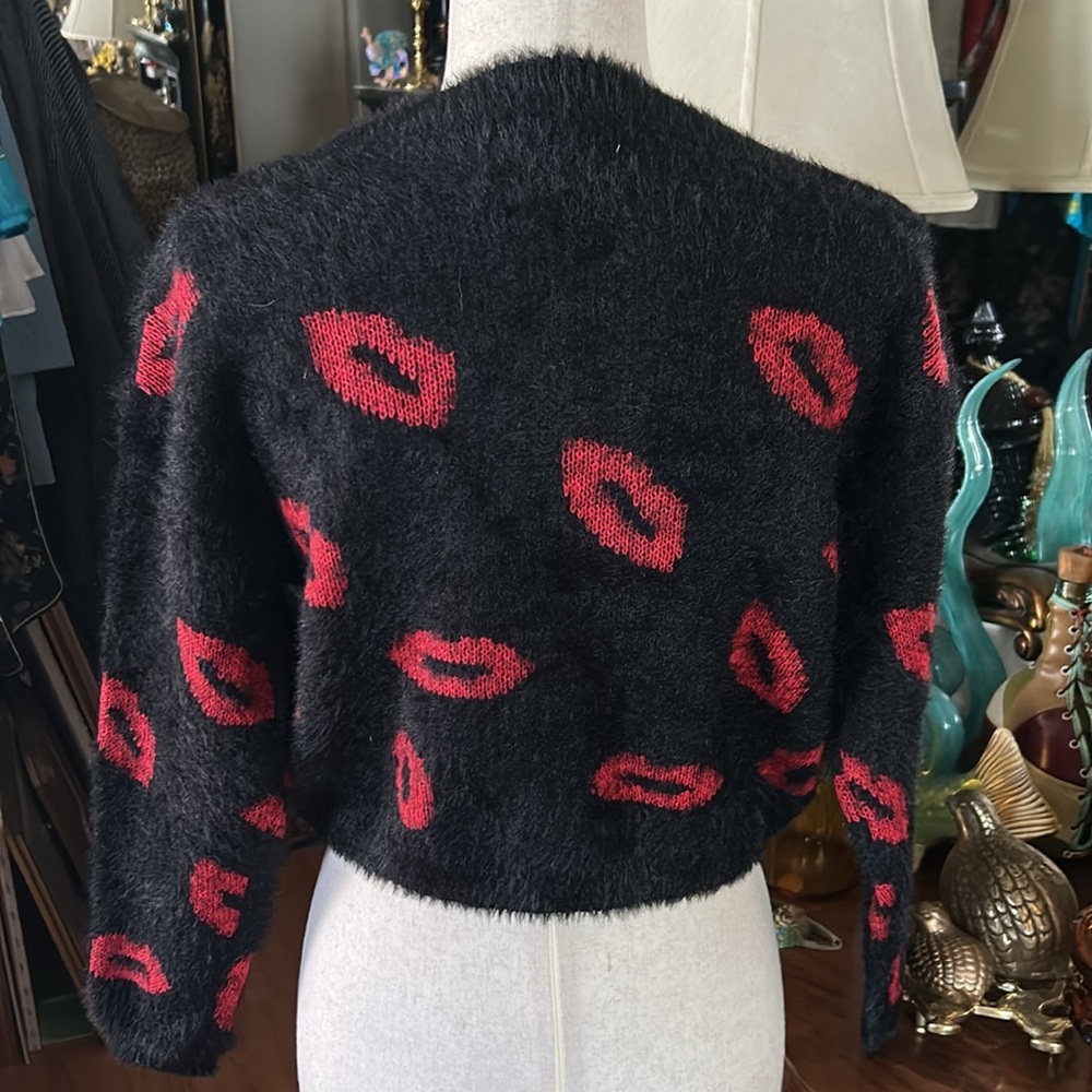 Fuzzy Lip Pattern Pullover Sweater - image 3